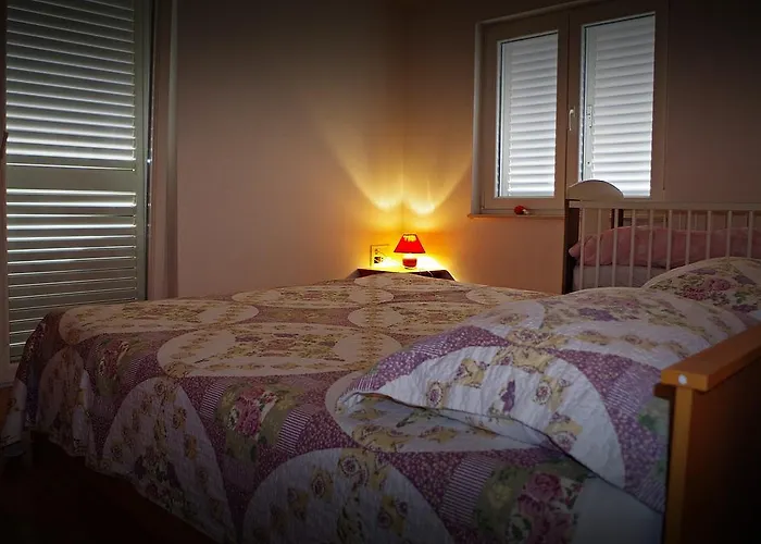 Apartament Mihaela 52 *