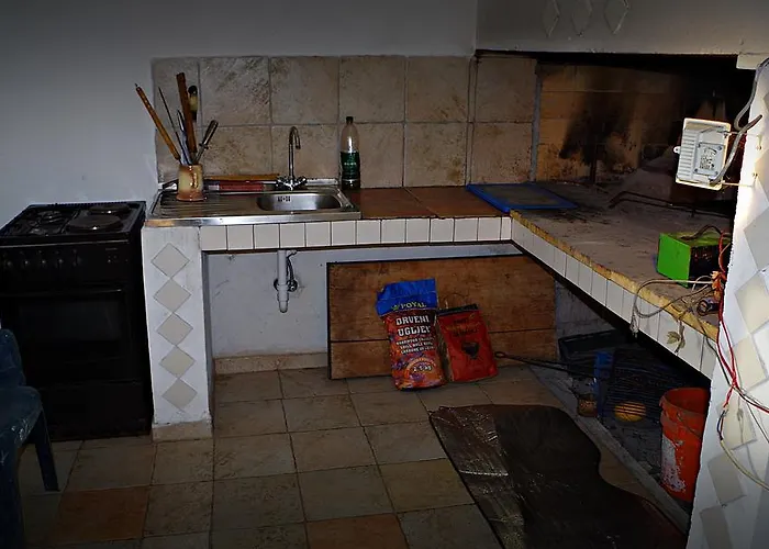 Apartament Mihaela 52 *